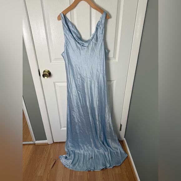 Reformation Annabelle Silk Dress 14 - Picture 5 of 10